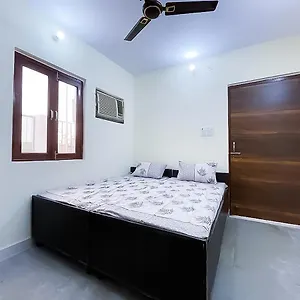 Roomshala 125 Maharaja - Near Majnu Ka Tilla Hotel New Delhi