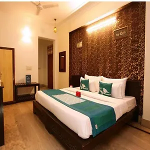 Admiral Delhi Airport Hotel