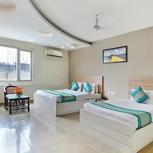 Goodluck Airport Hotel 3*