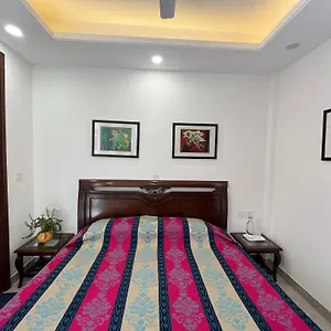 Fully Furnished Comfortable In Hauz Khas - Woodpecker Bed & Breakfast *
