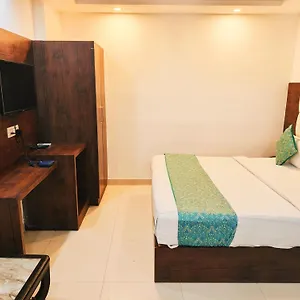 Hotel Grand Tela Near Igi Airport Delhi 4*