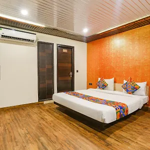 Hotel Fabexpress V4 Residency