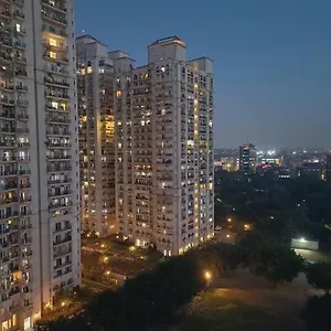 The Dream House Dlf Moti Nagar Apartment *