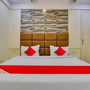 Oyo Flagship 81202 Brown Hotel New Delhi