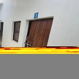 Collection O Decent Nest Near Nawada Metro Station Hotel