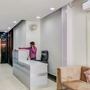 Oyo Flagship 80318 Sai Plaza Near Indira Gandhi International Airport New Delhi