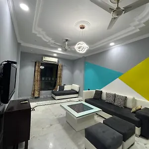 Spacious 2 Bhk With Living And Dining Area New Delhi