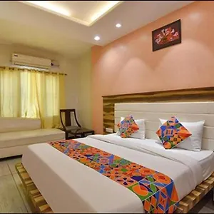 Royal Plaza-new Delhi Hotel 3*
