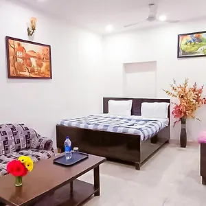 Hotel Tom And Jerry 3*