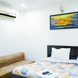 Blisbourn - Lajpat Nagar Hotel 3*