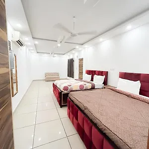 White House In Noida Sec 132 Near Ett Tower Hotel New Delhi