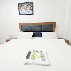 In South Delhi Near Sarai Kale Khan Hotel 3*