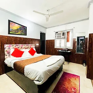 Hotel In Moti Bagh New Delhi