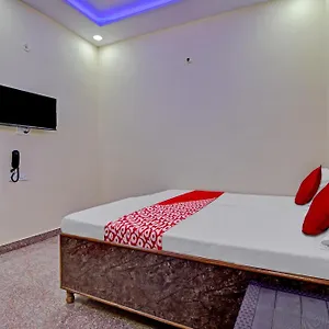 Oyo Flagship S K Plaza 3*