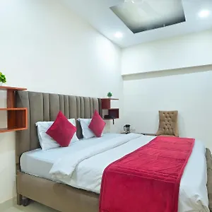 Chowdhry Tourist - Railway Station - 2 Minutes Walk Hotel New Delhi
