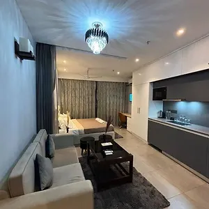 Luxury Heights - 28th Floor River Facing Apartment New Delhi