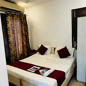 Bed & Breakfast Bir In Jangpura New Delhi