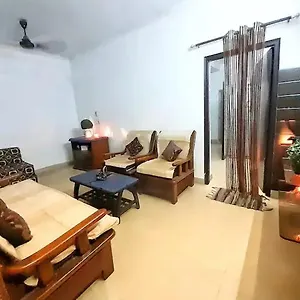Comfy 1 Bhk Near Max Hospital & Select Walk *