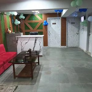 Hotel Red Leaf New Delhi