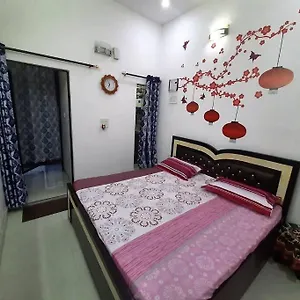 Sleek Retreat With Kitchen L Near Airport New Delhi