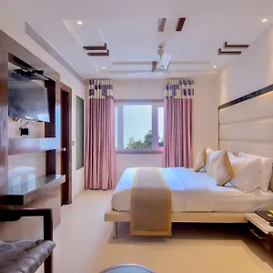 Empire Suites, Hotel 4*