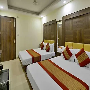Spot International - Main Bazar Paharganj Love hotel New Delhi
