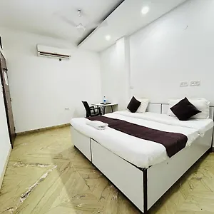 Hotel Golden Place 3*