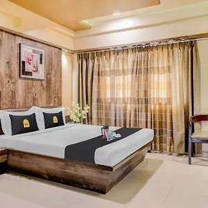 Grand Tej Palace Near Igi Airport 4*