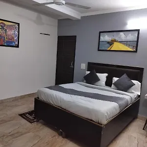 Cr Residency -near Chanakyapuri Embassy Area Hotel