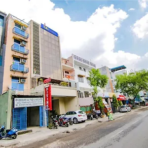 Hotel Divine Residency By Jmd Group Near Yashobhoomi & Delhi Igi Airport