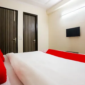 Hotel O Royal Galaxy New Delhi