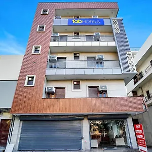 Hotel Fabhotel The Royal - Nr Guru Govind Singh University 3*