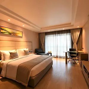 Grand Belwood Near Delhi Airport 4* New Delhi