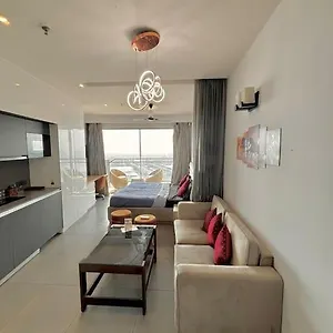 Flat In Noida , Supernova 26th Floor Apartment New Delhi