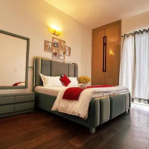 Apartment Skyhigh Luxurious Cozy 2bhk 0 Kms From Delhi *