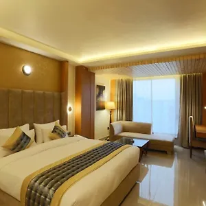 Aerostay Empire Near Igi Airport 4*