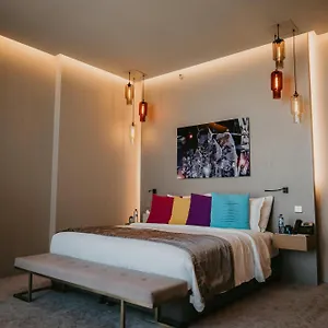 Tark Plaza Delhi Airport Hotel *