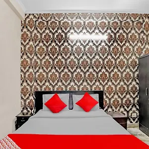Hotel O Chaudhary Palace 3*