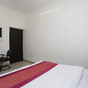 Hotel O Lite Near Delhi Airport