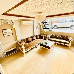 Hotel Aiwan-e-shahi 3*