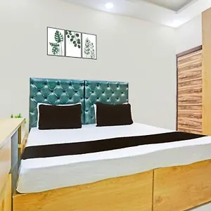 White House - Kamla Nagar Banglow Road Hotel