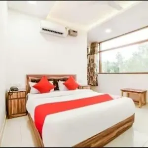 Hotel Comfort Palace - Paschim Vihar
