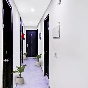 Hotel O Star Light Near Lotus Temple 4*