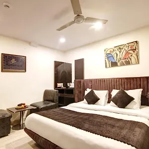 Wk Comfort - Near White Clove New Delhi