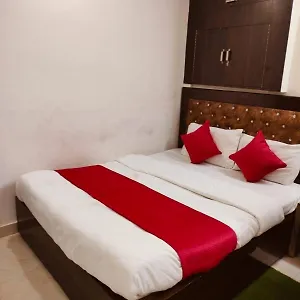 Marwari Railway Station Hotel 3*