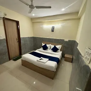 Silver Place Near Igi Airport Dwarka 2*