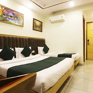 Aman Imperial Just A Minute Away From Railway Station And Connaught Place Hotel