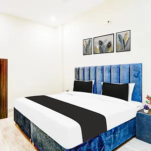 Spot On Ravindras Hotel 3*