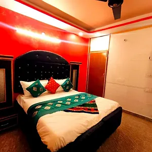 Hangout By The Deep Group Hostel *