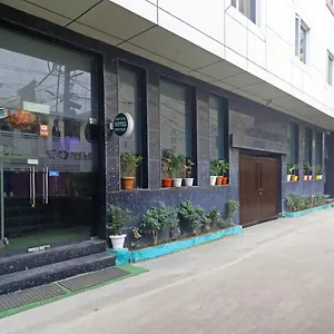 호텔 Smart Plaza Hotel-at Airport 3*